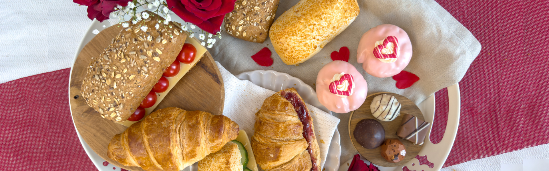 met een ambachtelijk Moederdag ontbijt