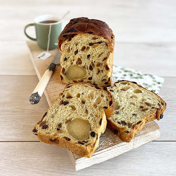 rozijnenbrood met amandelspijs