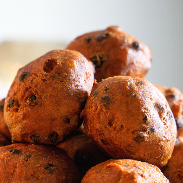 oliebollen met krenten en rozijnen
